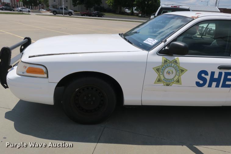 image for item DE3772 2001 Ford Crown Victoria Police Interceptor