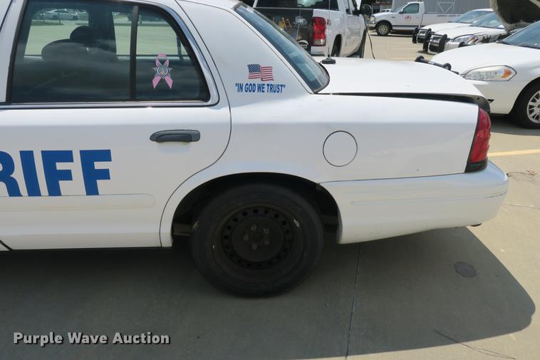 image for item DE3772 2001 Ford Crown Victoria Police Interceptor