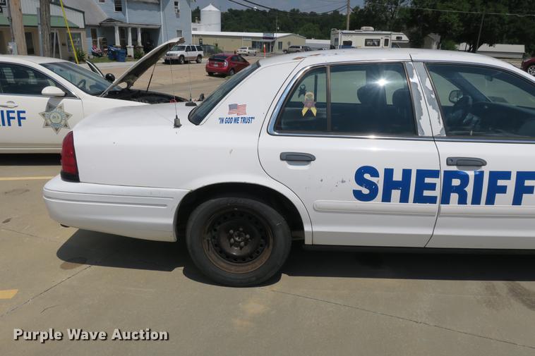 image for item DE3772 2001 Ford Crown Victoria Police Interceptor