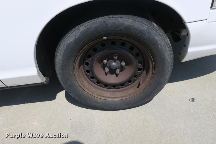 image for item DE3772 2001 Ford Crown Victoria Police Interceptor
