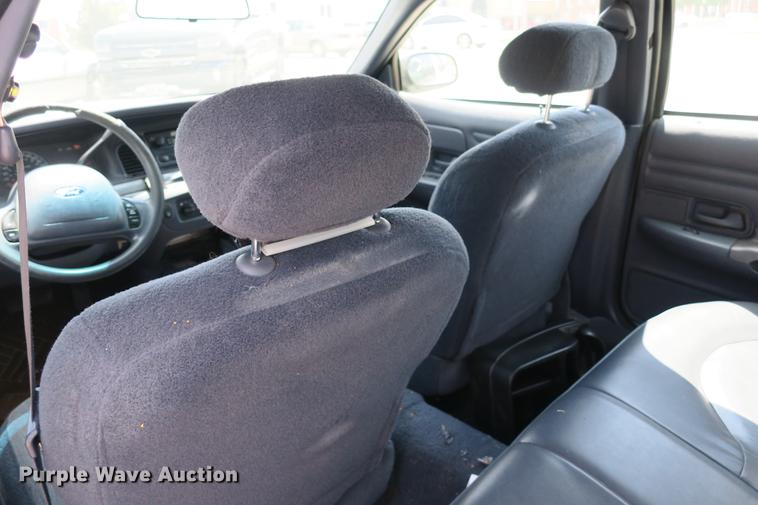 image for item DE3772 2001 Ford Crown Victoria Police Interceptor