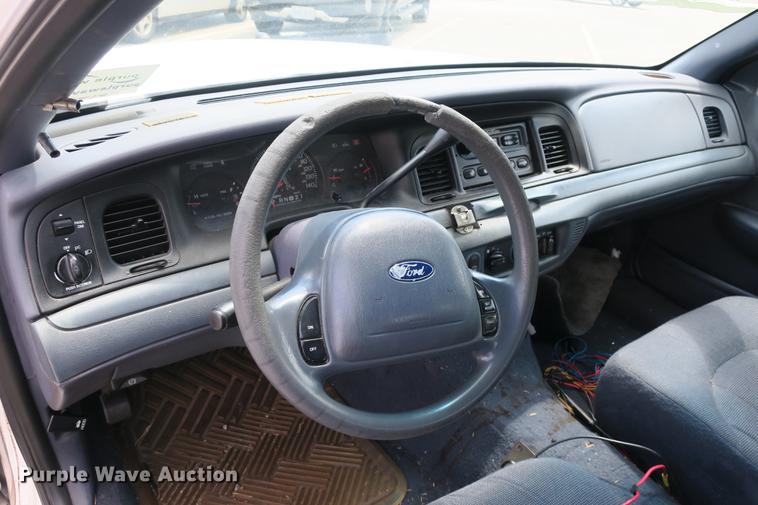 image for item DE3772 2001 Ford Crown Victoria Police Interceptor