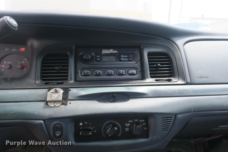 image for item DE3772 2001 Ford Crown Victoria Police Interceptor