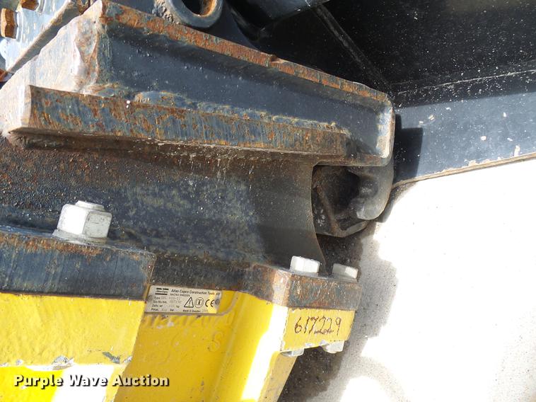 image for item DE5088 2006 Atlas Copco SBC410 breaker