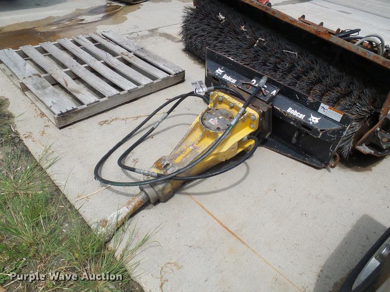 image for item DE5088 2006 Atlas Copco SBC410 breaker