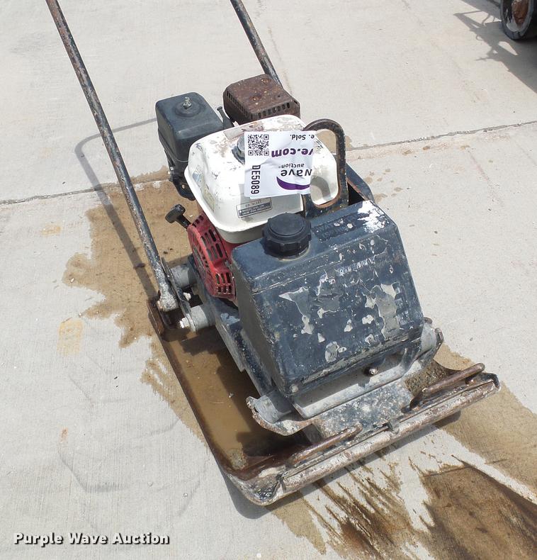 image for item DE5089 Stone S38A vibratory plate compactor