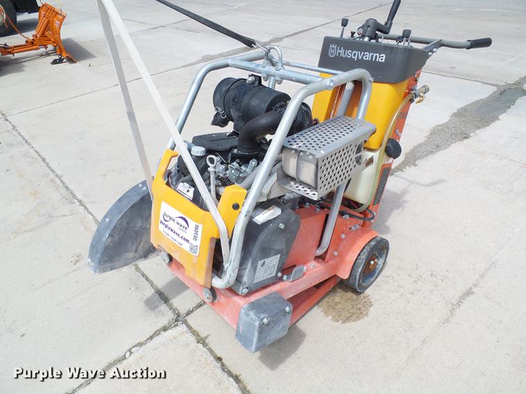 image for item DE5090 2015 Husqvarna FS520 concrete saw