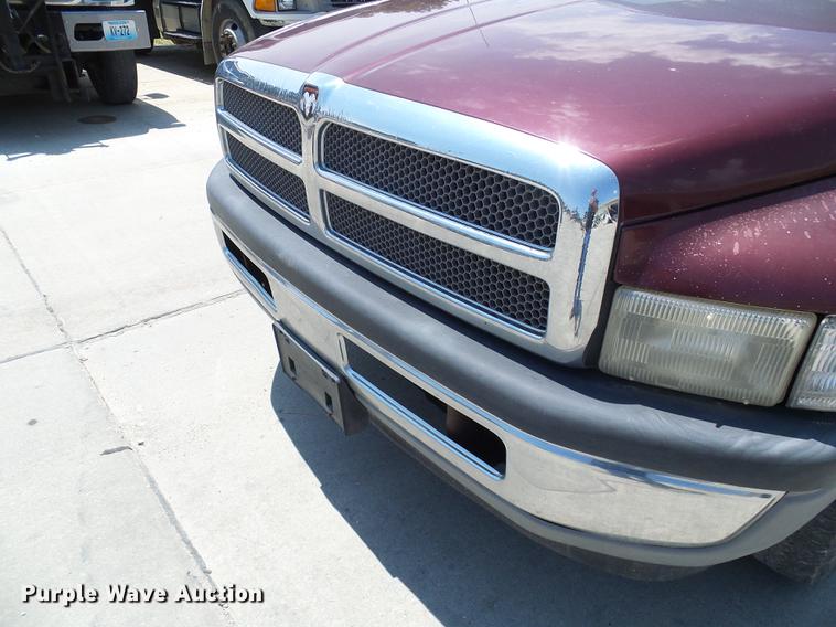 image for item DE5092 2001 Dodge Ram 1500 Club Cab pickup truck