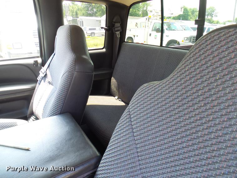 image for item DE5092 2001 Dodge Ram 1500 Club Cab pickup truck