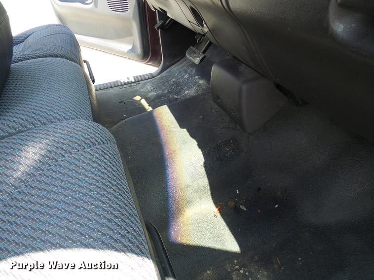 image for item DE5092 2001 Dodge Ram 1500 Club Cab pickup truck