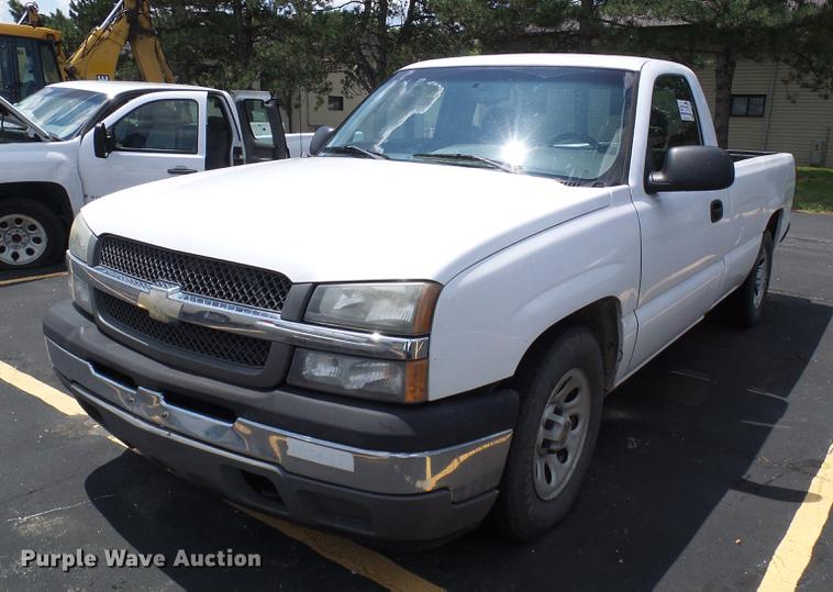 image for item DE5101 2005 Chevrolet Silverado 1500 pickup truck
