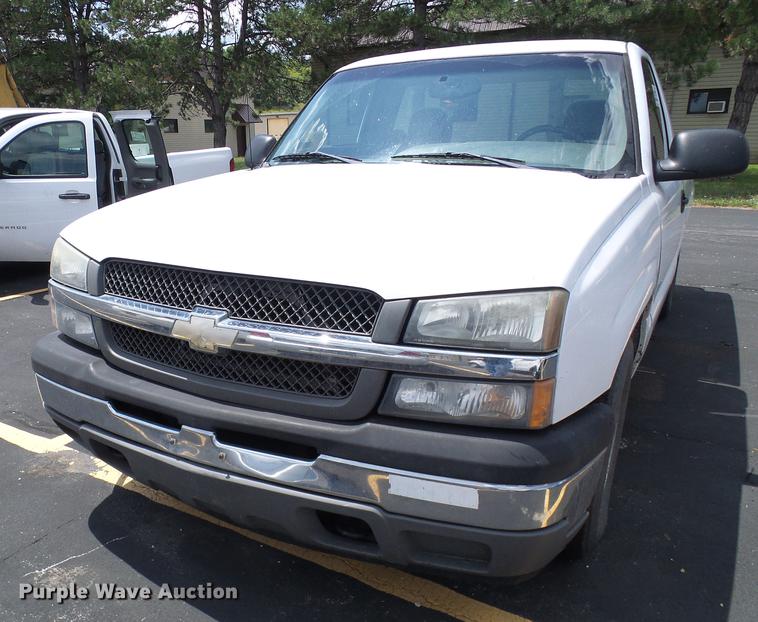 image for item DE5101 2005 Chevrolet Silverado 1500 pickup truck