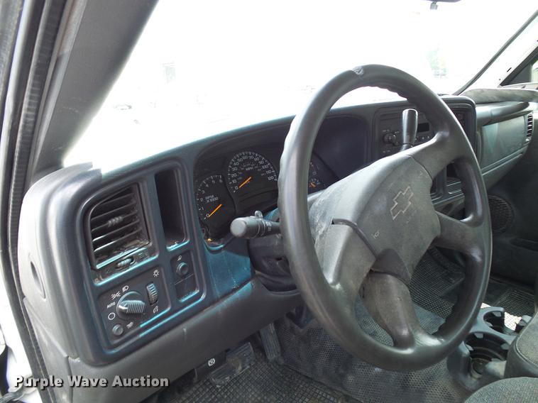 image for item DE5101 2005 Chevrolet Silverado 1500 pickup truck