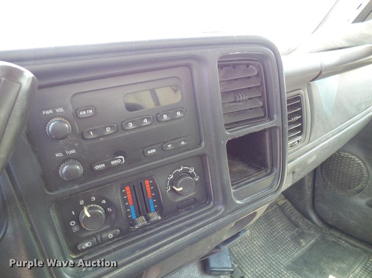 image for item DE5101 2005 Chevrolet Silverado 1500 pickup truck