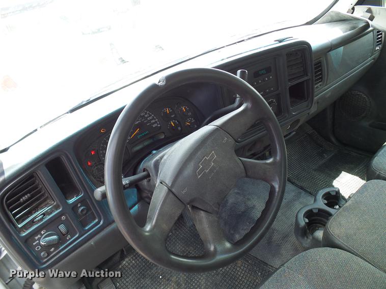 image for item DE5101 2005 Chevrolet Silverado 1500 pickup truck