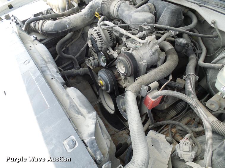 image for item DE5101 2005 Chevrolet Silverado 1500 pickup truck