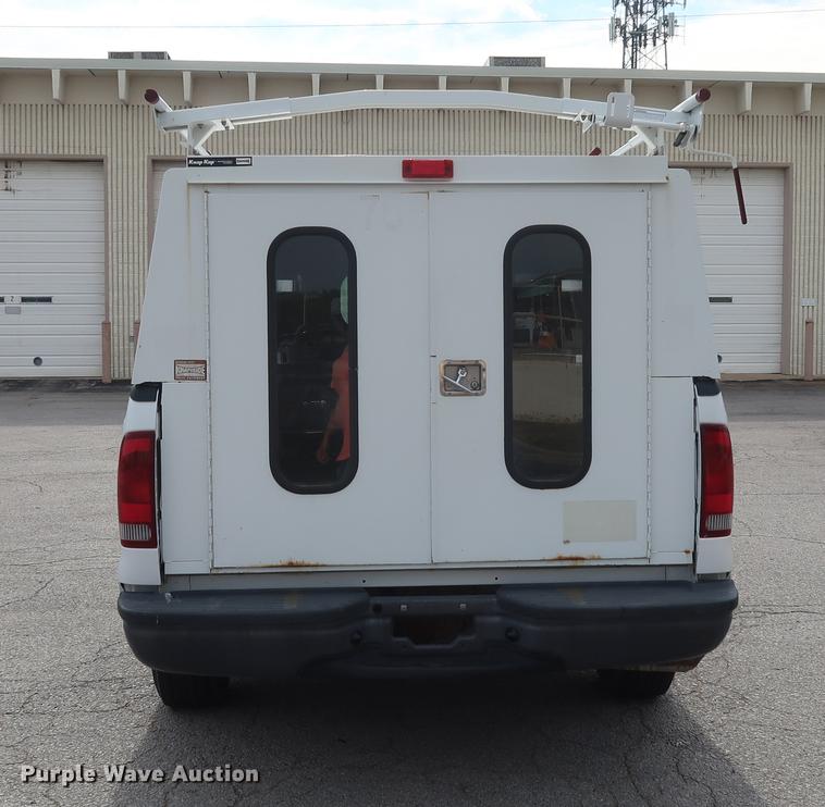 image for item DF2250 2003 Ford F250 Super Duty pickup truck