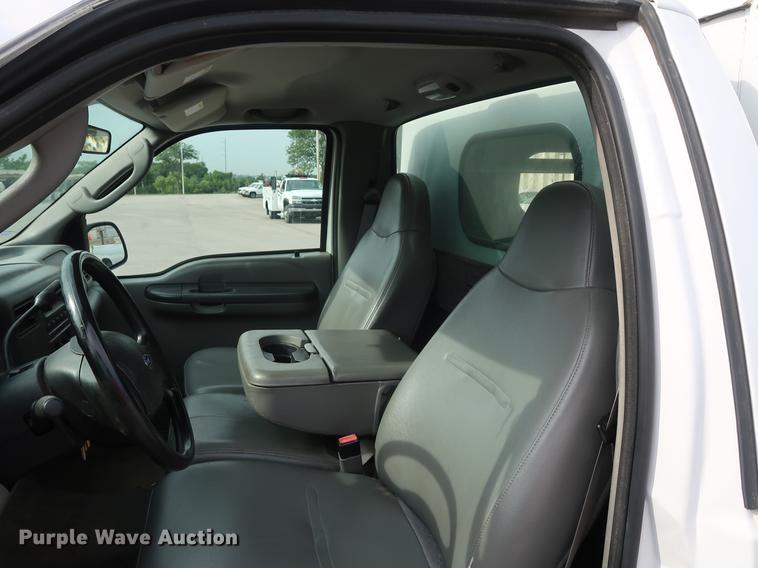 image for item DF2250 2003 Ford F250 Super Duty pickup truck