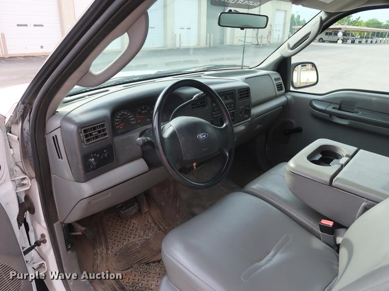 image for item DF2250 2003 Ford F250 Super Duty pickup truck