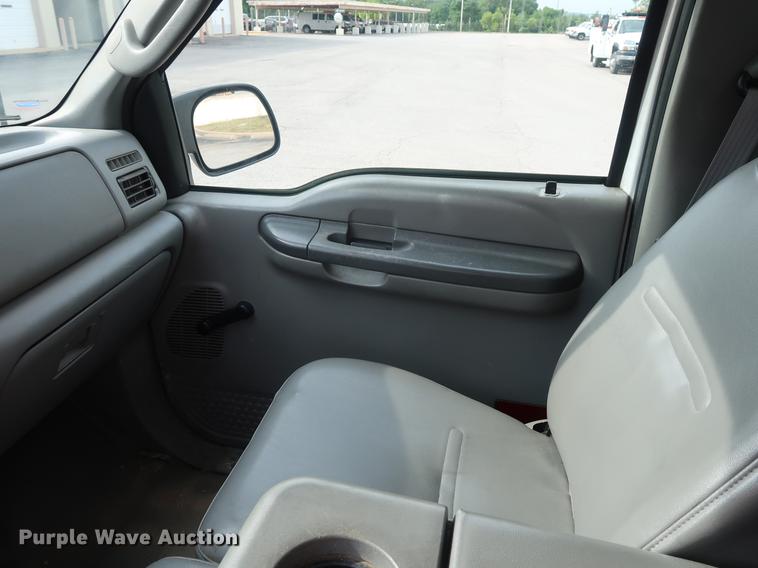 image for item DF2250 2003 Ford F250 Super Duty pickup truck