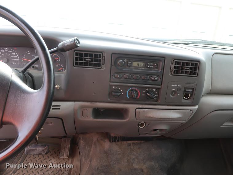 image for item DF2250 2003 Ford F250 Super Duty pickup truck