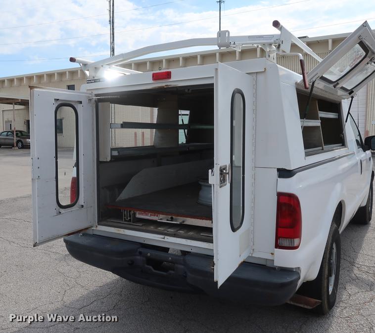 image for item DF2250 2003 Ford F250 Super Duty pickup truck