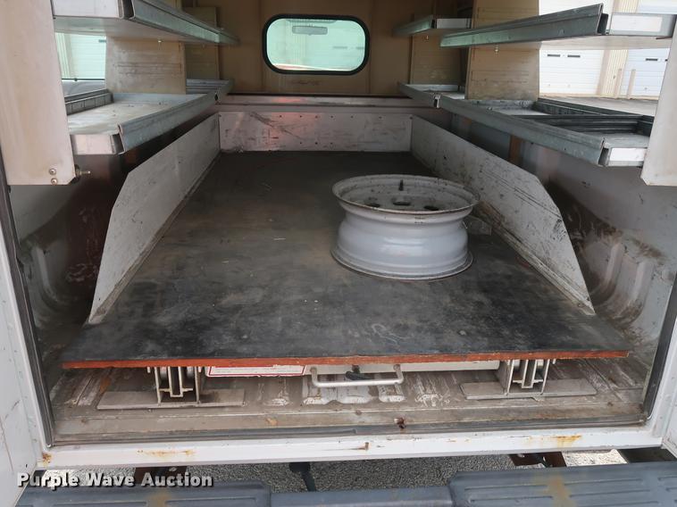 image for item DF2250 2003 Ford F250 Super Duty pickup truck