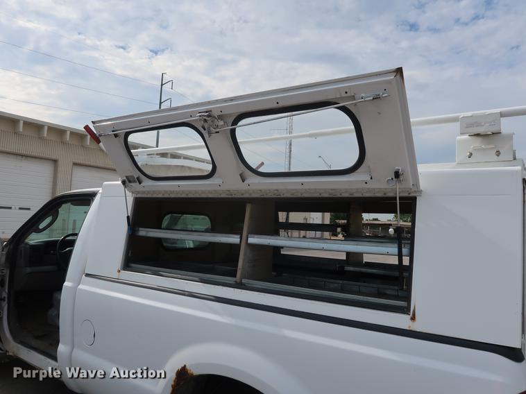 image for item DF2250 2003 Ford F250 Super Duty pickup truck