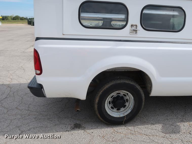 image for item DF2250 2003 Ford F250 Super Duty pickup truck