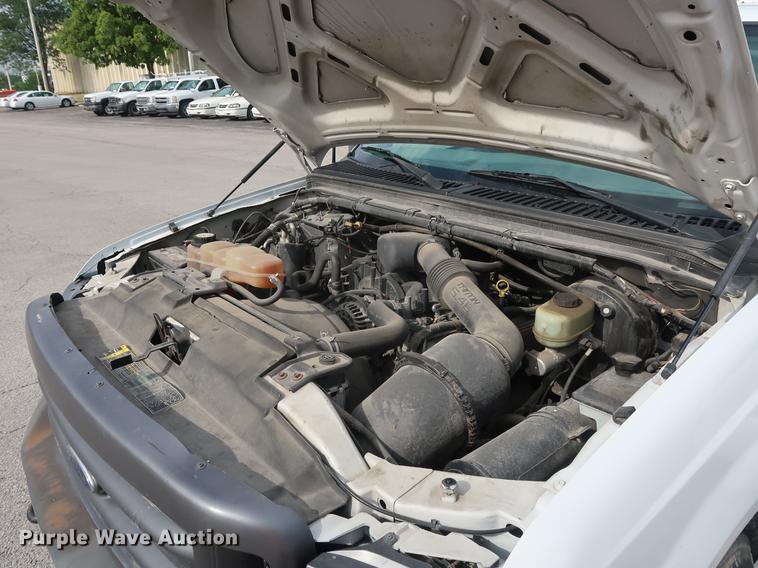 image for item DF2250 2003 Ford F250 Super Duty pickup truck