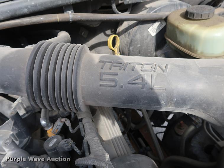 image for item DF2250 2003 Ford F250 Super Duty pickup truck