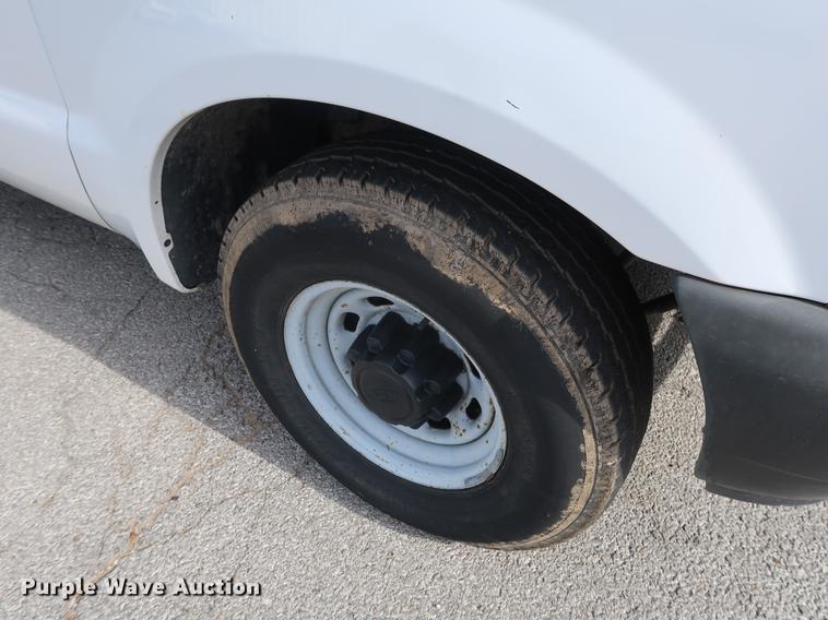image for item DF2250 2003 Ford F250 Super Duty pickup truck