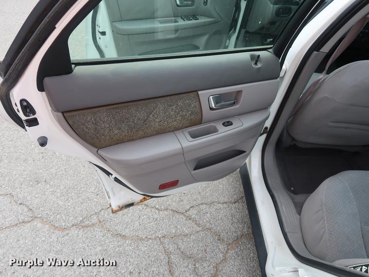 image for item DF2254 2001 Ford Taurus