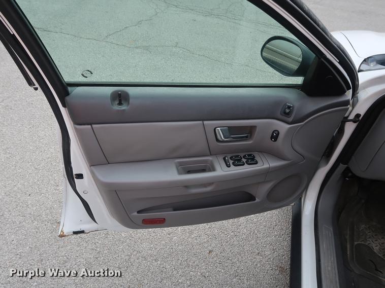 image for item DF2254 2001 Ford Taurus