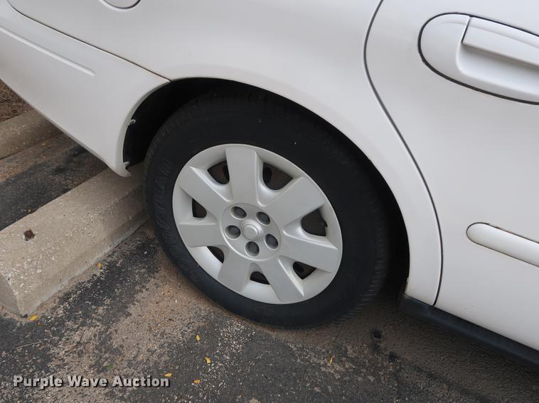 image for item DF2255 2001 Ford Taurus