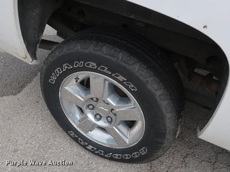 image for item DF2258 2012 Chevrolet Silverado 1500 Hybrid Crew Cab pickup truck