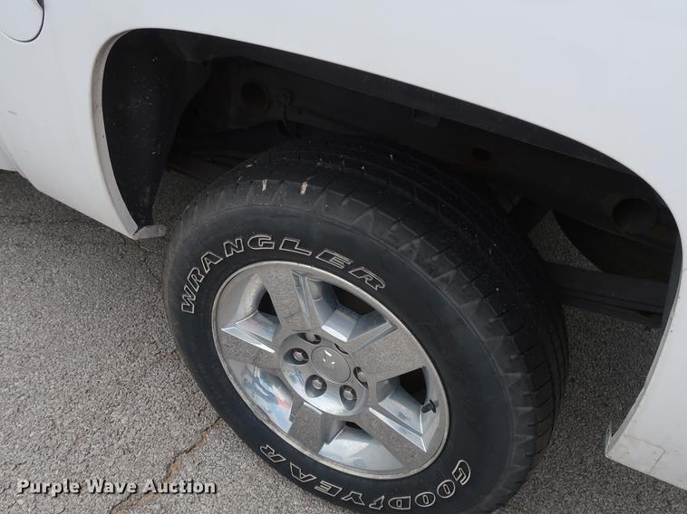 image for item DF2258 2012 Chevrolet Silverado 1500 Hybrid Crew Cab pickup truck