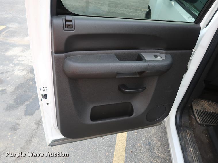 image for item DF2259 2012 Chevrolet Silverado 1500 Hybrid Crew Cab pickup truck