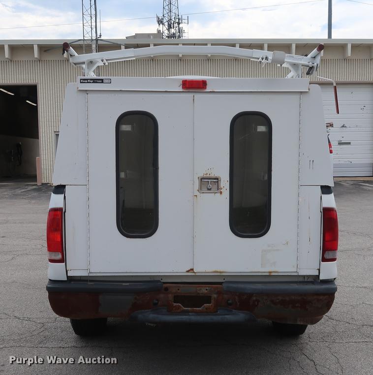 image for item DF2260 2004 Ford F250  Super Duty XL pickup truck