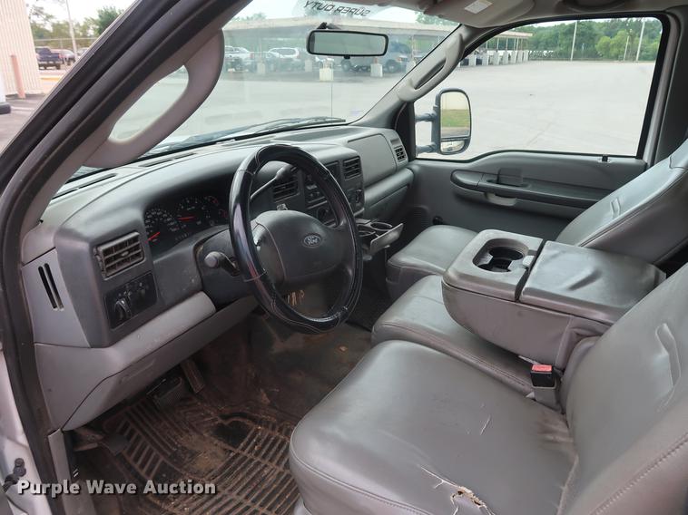 image for item DF2260 2004 Ford F250  Super Duty XL pickup truck