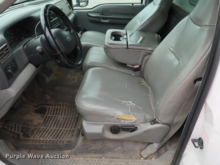 image for item DF2260 2004 Ford F250  Super Duty XL pickup truck