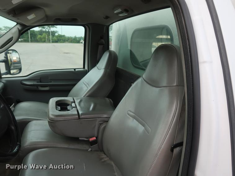 image for item DF2260 2004 Ford F250  Super Duty XL pickup truck