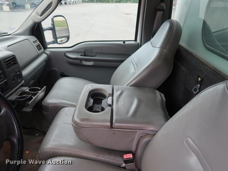 image for item DF2260 2004 Ford F250  Super Duty XL pickup truck