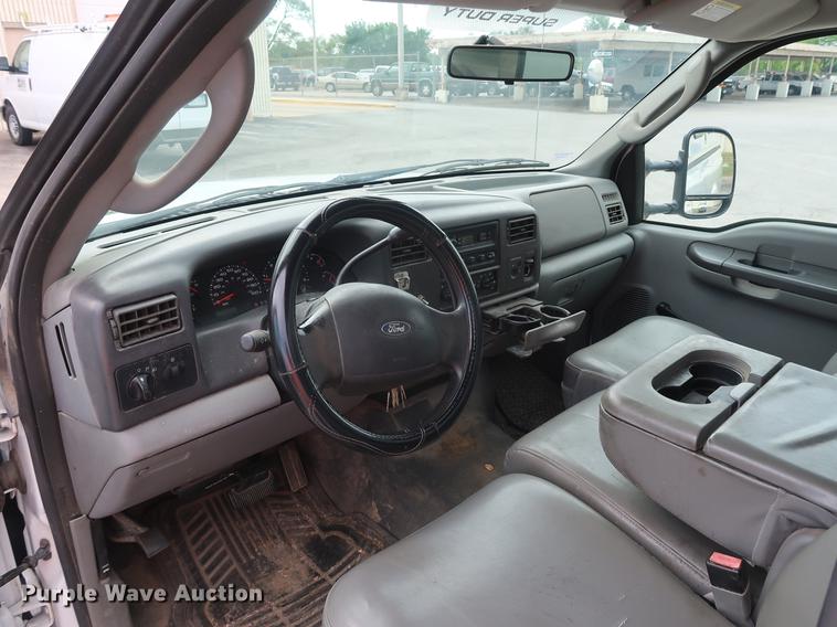 image for item DF2260 2004 Ford F250  Super Duty XL pickup truck