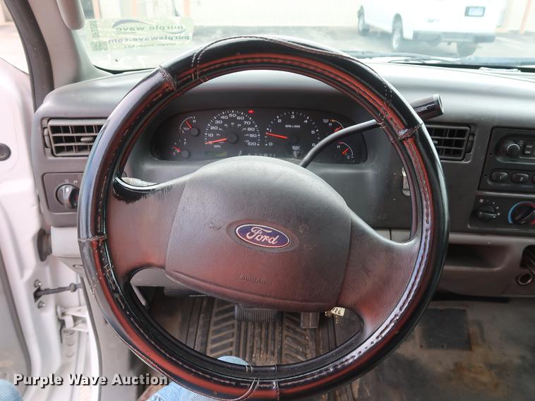 image for item DF2260 2004 Ford F250  Super Duty XL pickup truck