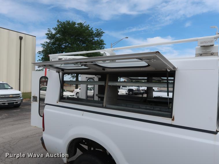 image for item DF2260 2004 Ford F250  Super Duty XL pickup truck