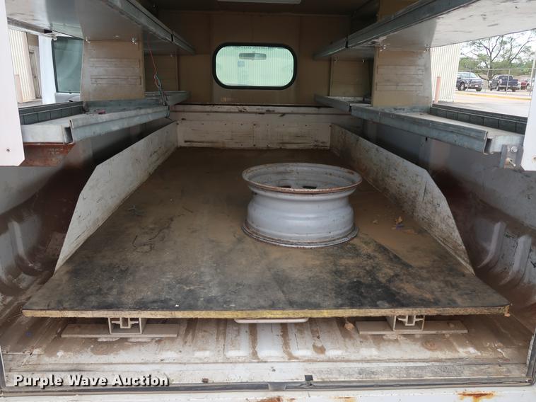 image for item DF2260 2004 Ford F250  Super Duty XL pickup truck