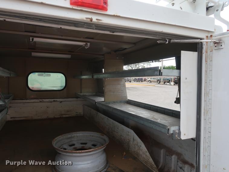 image for item DF2260 2004 Ford F250  Super Duty XL pickup truck