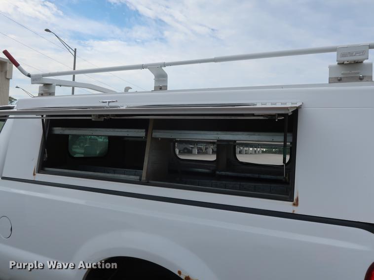 image for item DF2260 2004 Ford F250  Super Duty XL pickup truck