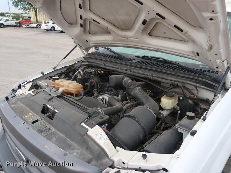 image for item DF2260 2004 Ford F250  Super Duty XL pickup truck